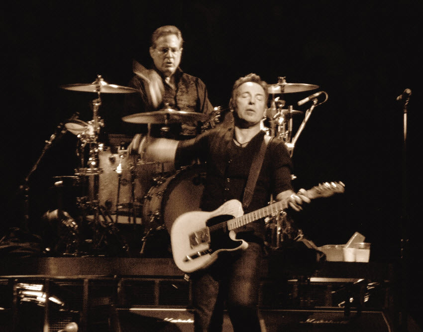 commons.wikimedia.org/wiki/file:max_weinberg_and_bruce_springsteen.jpg