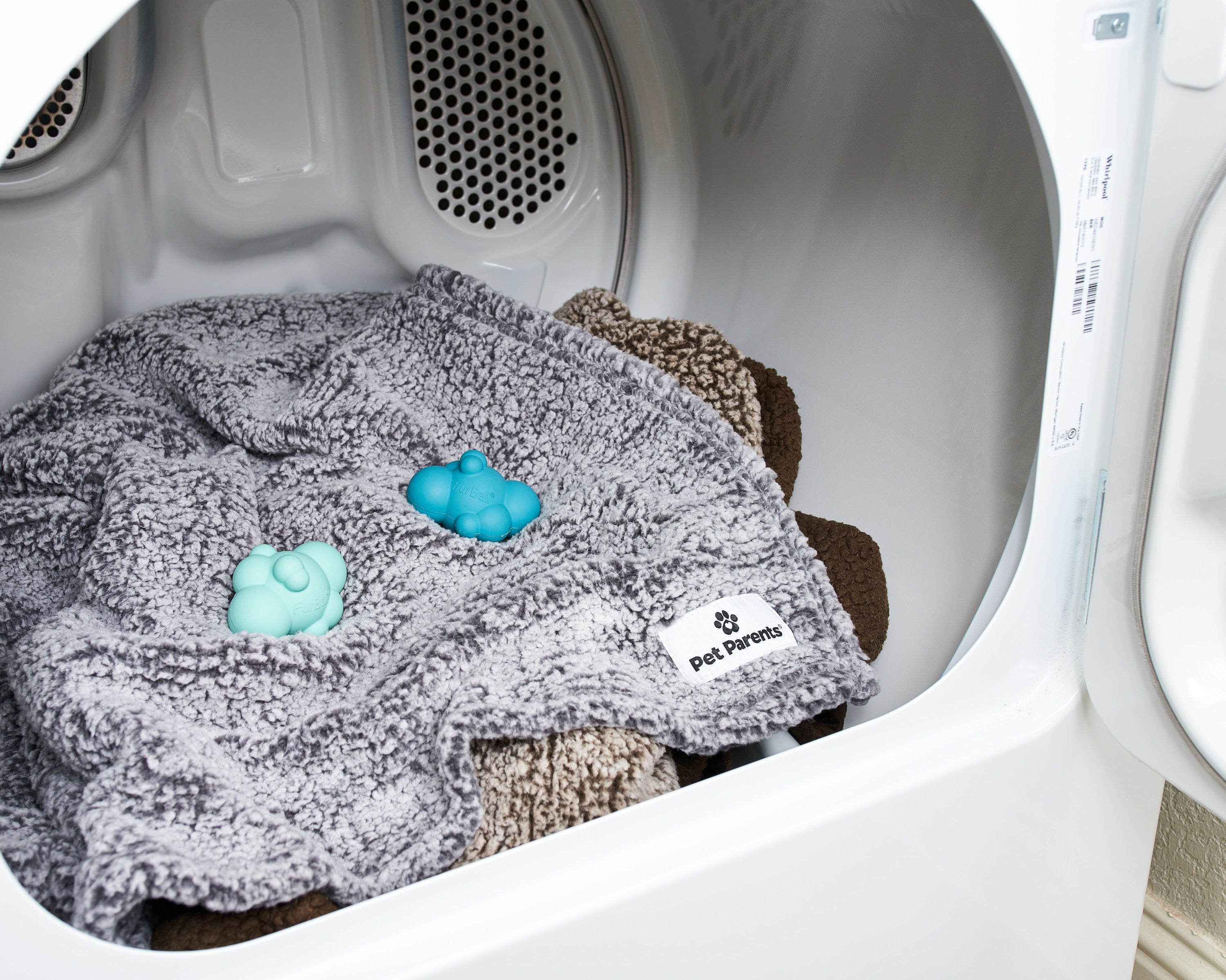 How to Get Rid of Pet Hair in Your Laundry | Pet Parents®