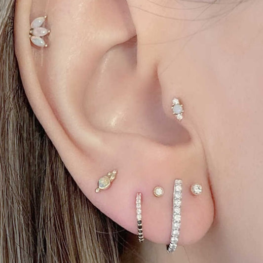 Smilebelle 2 Pairs Gold Flat Back Earrings, 14k Screw Back Earrings Gold  Cartilage Gold Stud Earrings Hypoallergenic Tragus Earrings for Women Girls