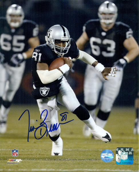 Derek Carr Raiders 8x10 Autographed Photo #319