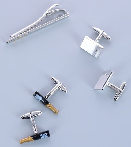 Cufflinks and a tie bar