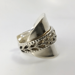 Spoon ring made from a whole demitasse spoon