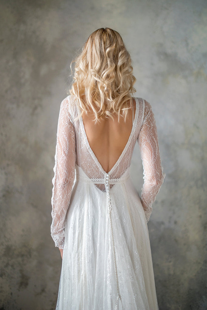 The Timeless Style of Backless Wedding Dresses