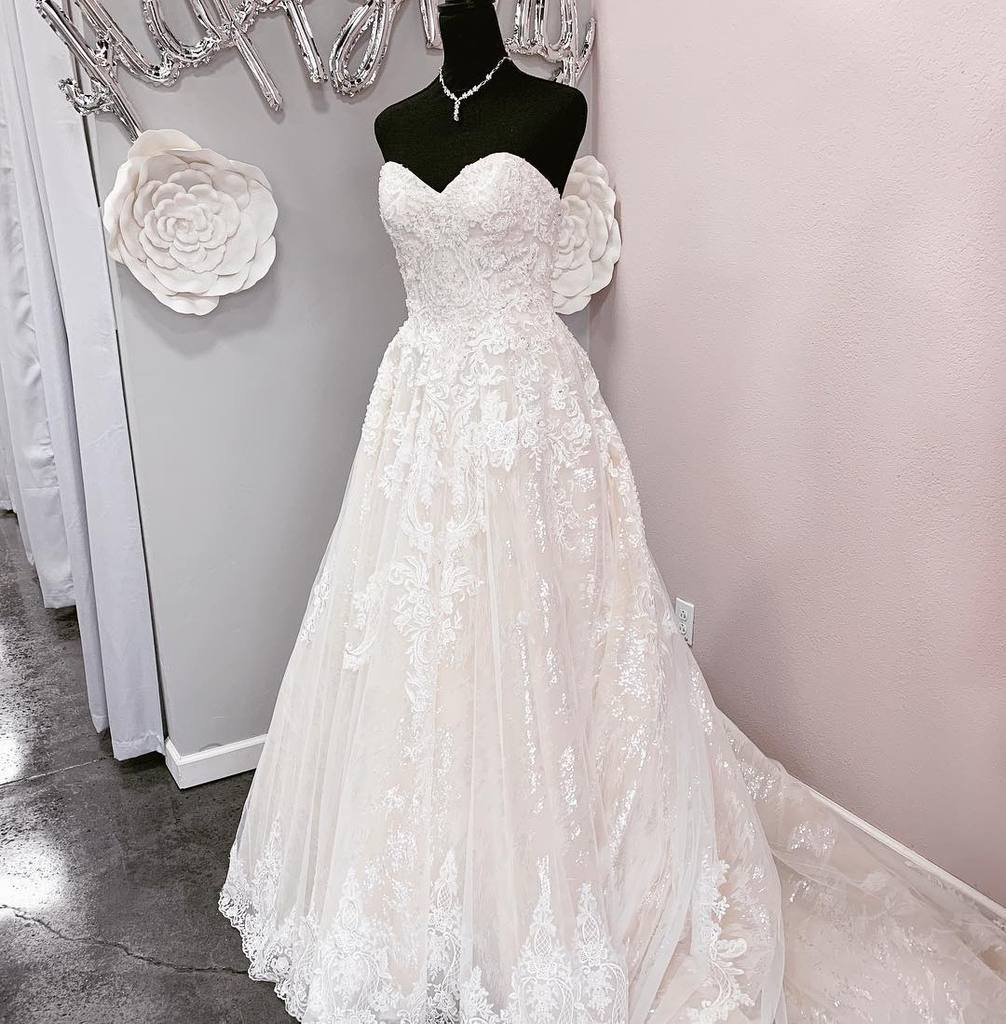 lace wedding dress