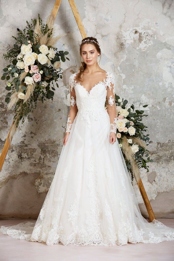 lace wedding dress