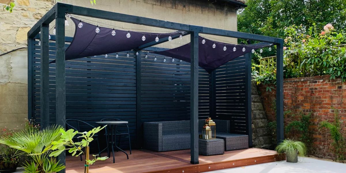 FRAMOLA PERGOLA WITH SUNSHADE