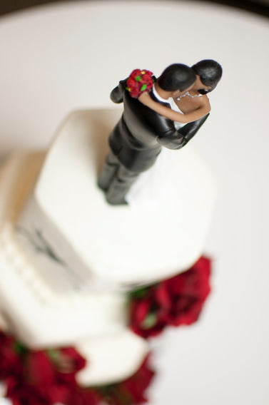 Classic couple wedding cake topper