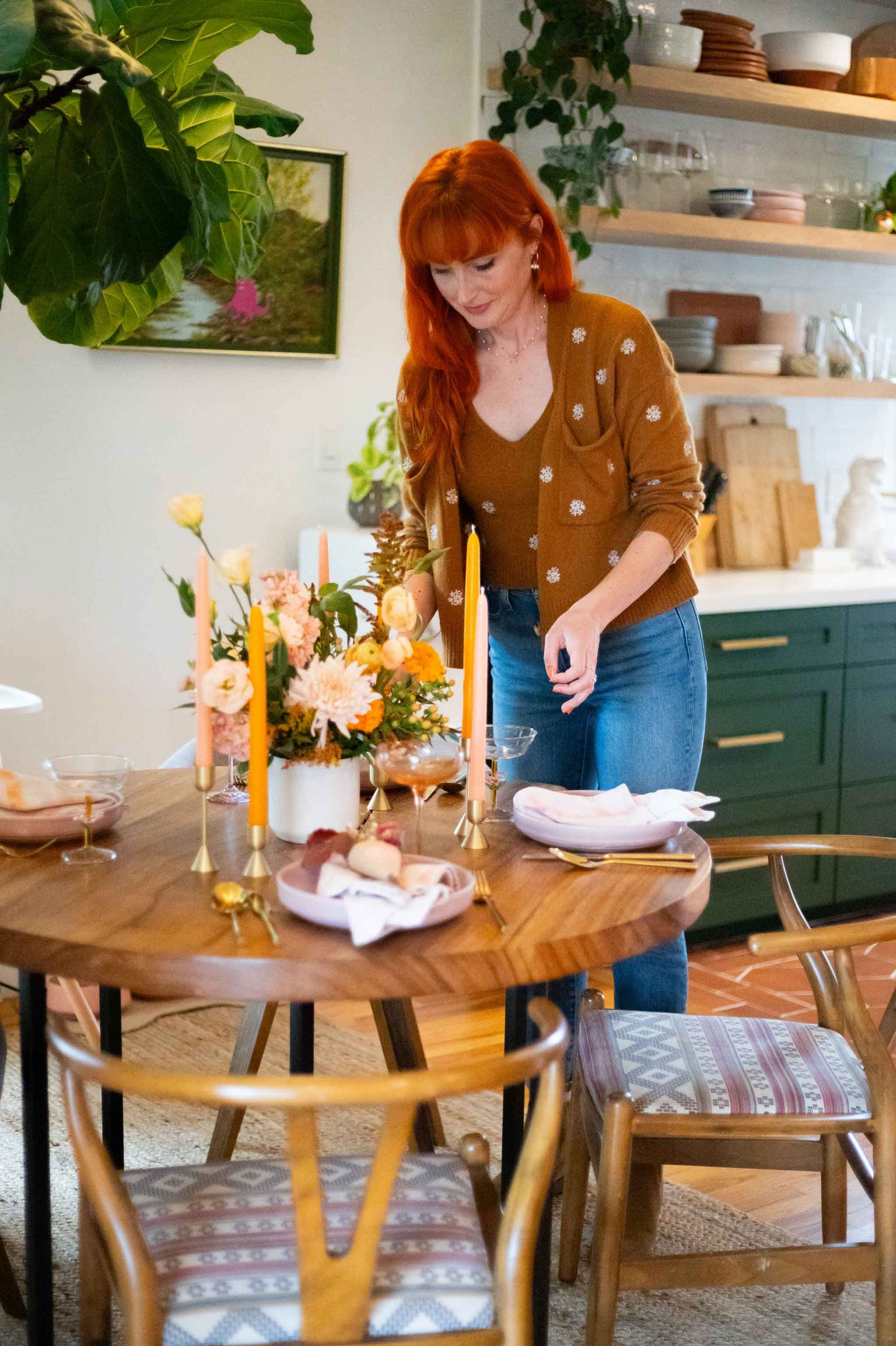 Redhead dressing up the Thanksgiving Table with flowers