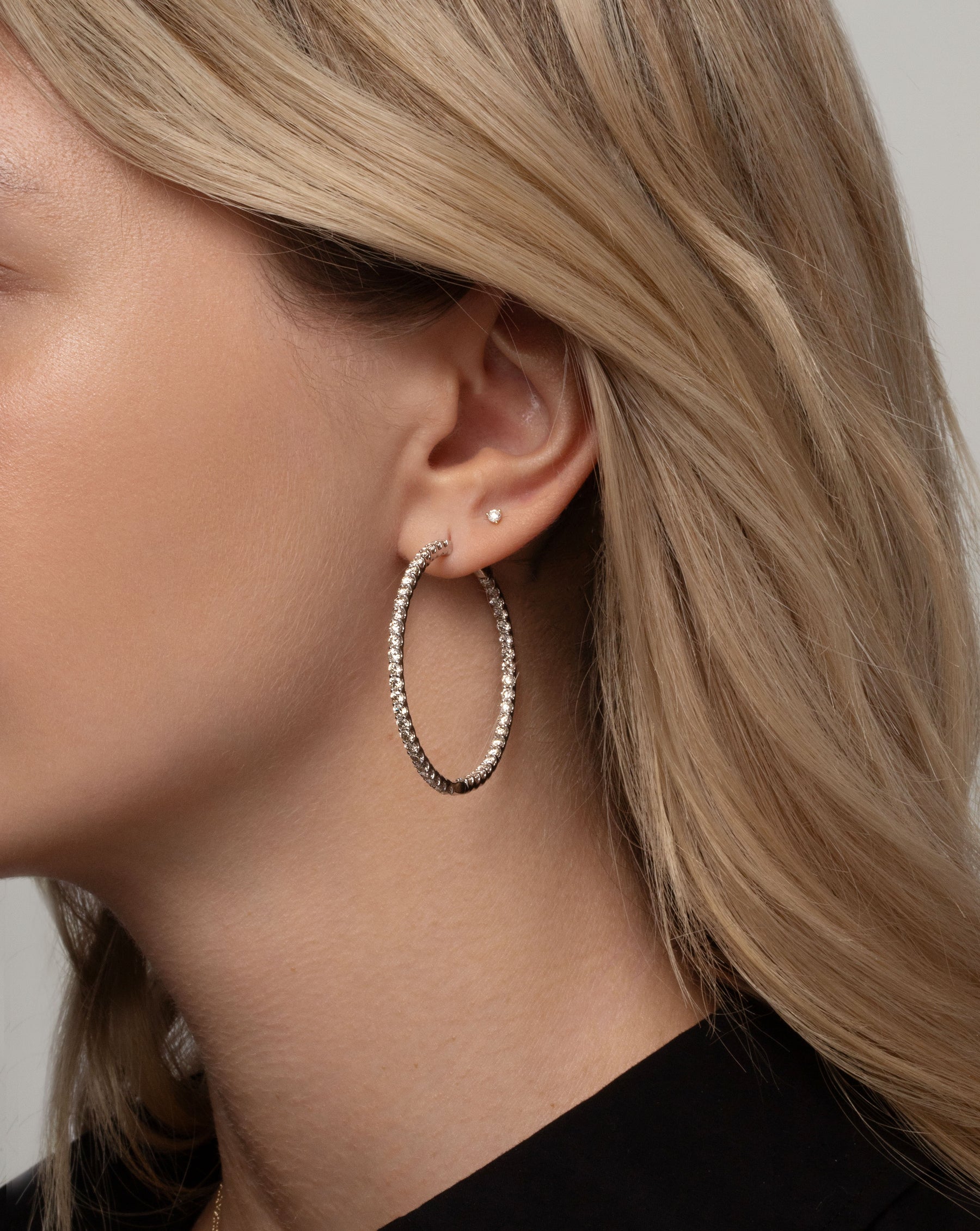 MAREI Aura Brilliant White Diamond Hoop Earrings In 18K White Gold – MAREI  New York