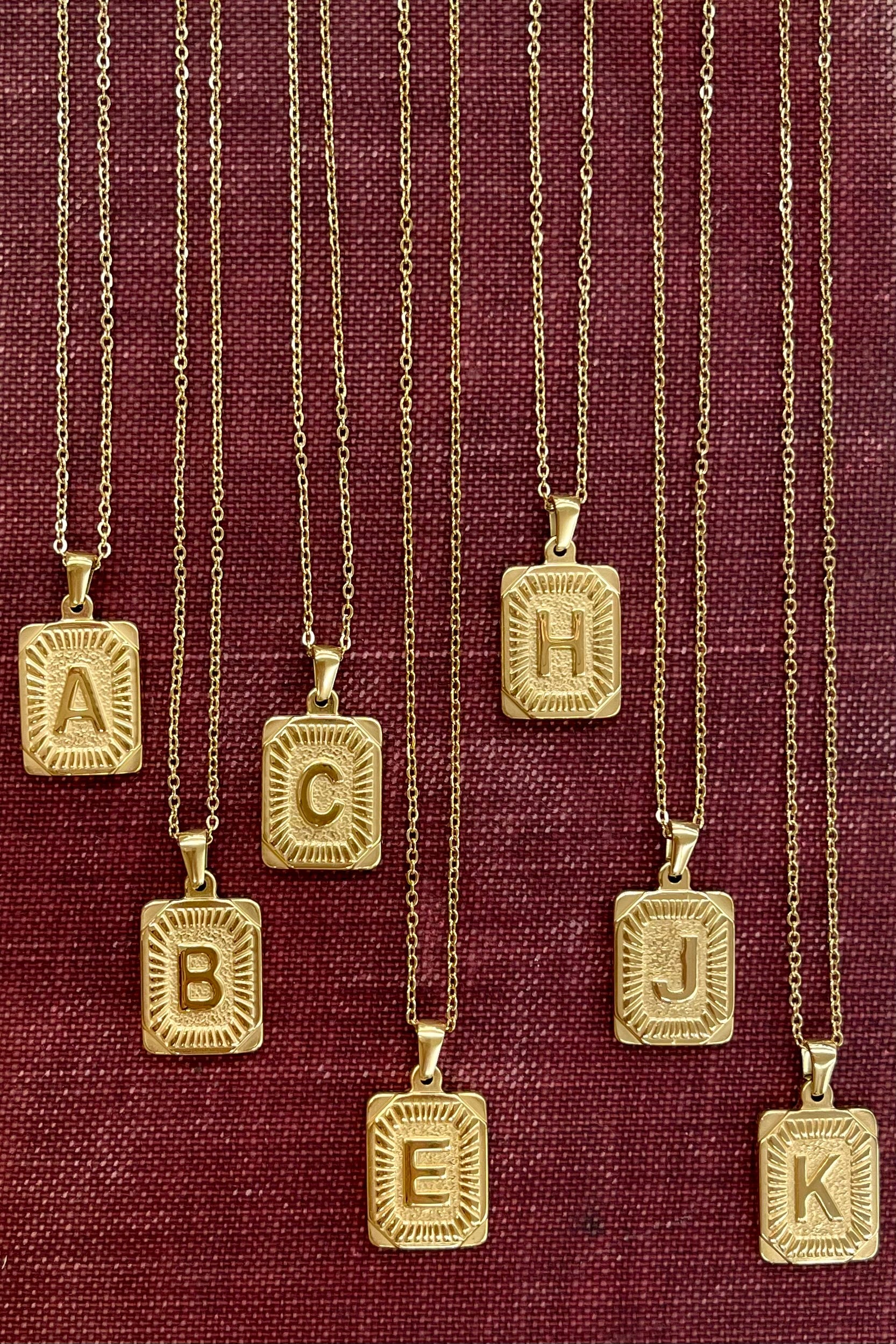 trendy letter necklace