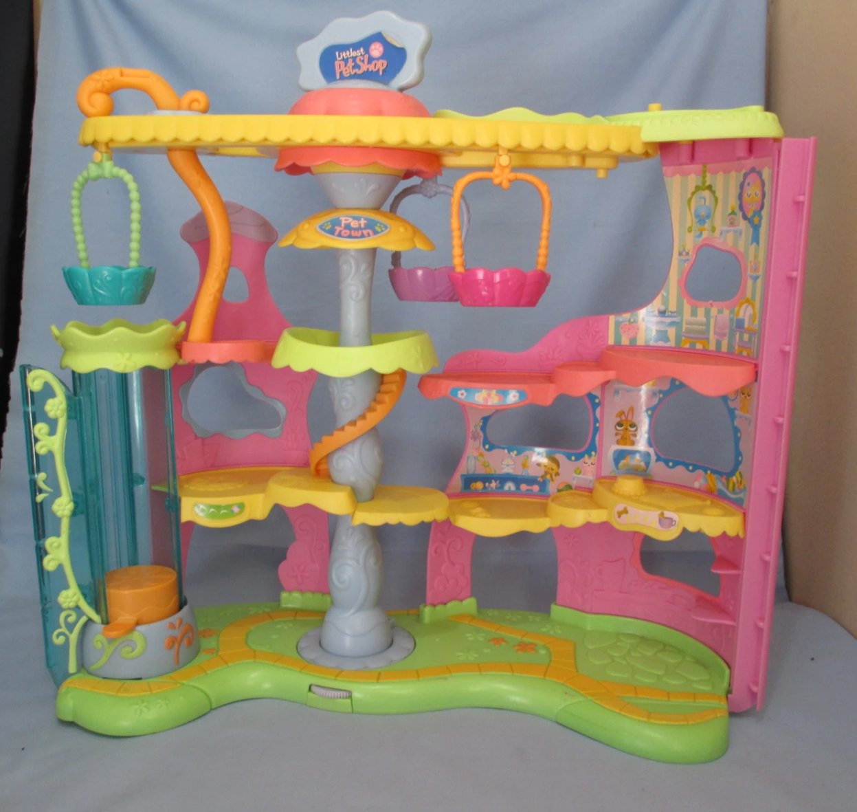 littlest pet shop round and round pet town