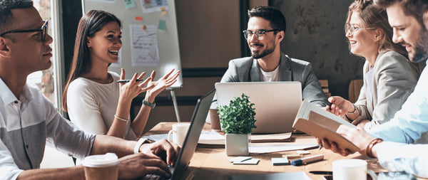 informal de negocios en la oficina