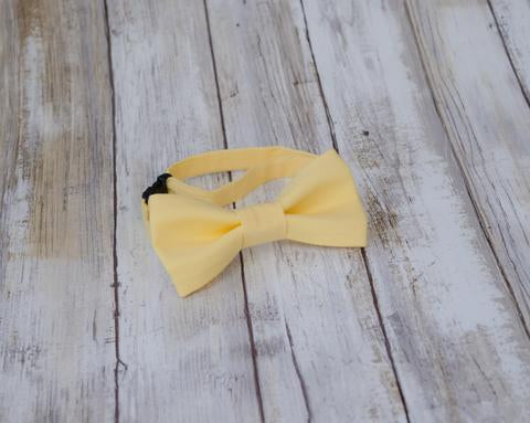 Yellow Bow Tie - Light Yellow. Wedding Bow Tie, Grad Bow Tie, Mens Bow Ties