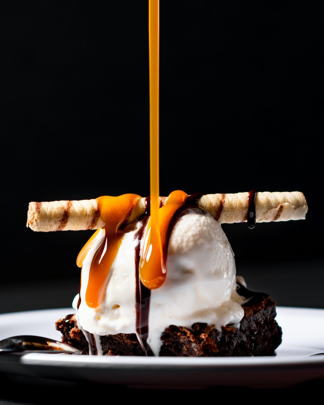 Image of one father's day desserts option: homemade caramel recipe.