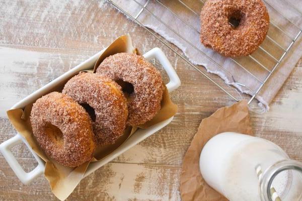 Fall Treats: Baked Pumpkin Cinnamon Sugar Donuts