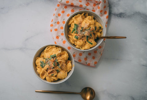 Image of plant-based mac and cheese for LĒVO's vegan meal plan for a week.