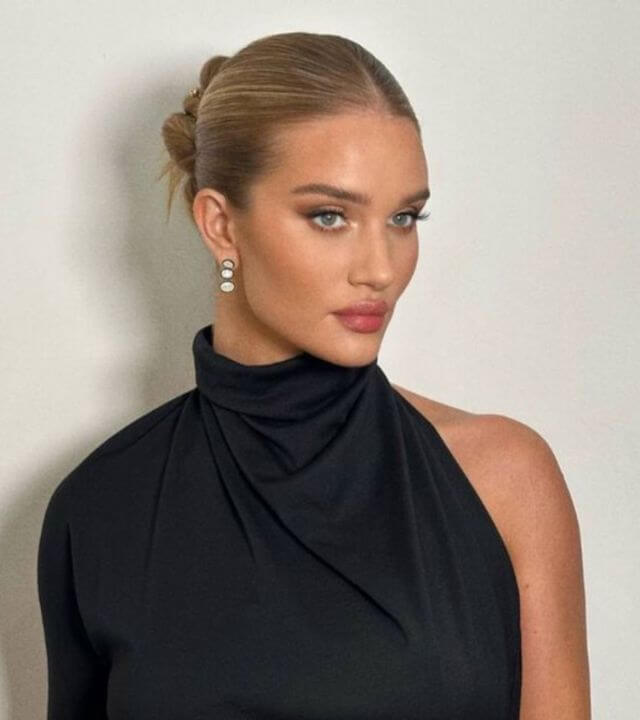 sleek bun look for beach holiday ideas