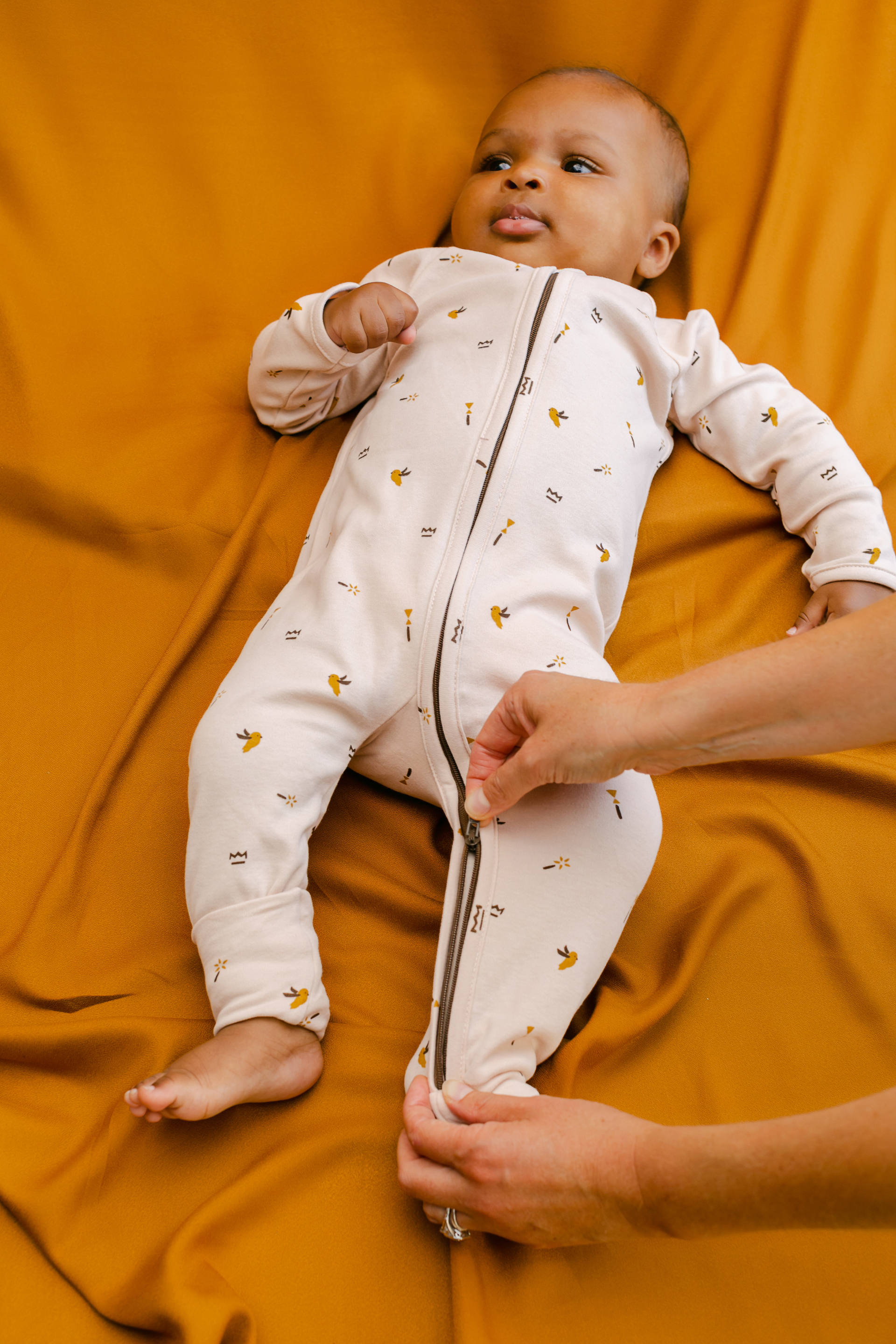 Cliché Coffret cadeau de naissance pour petites filles.