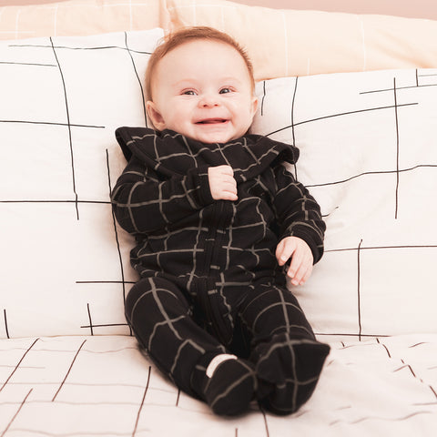 Le pyjama de bébé tout doux et confortable en coton bio