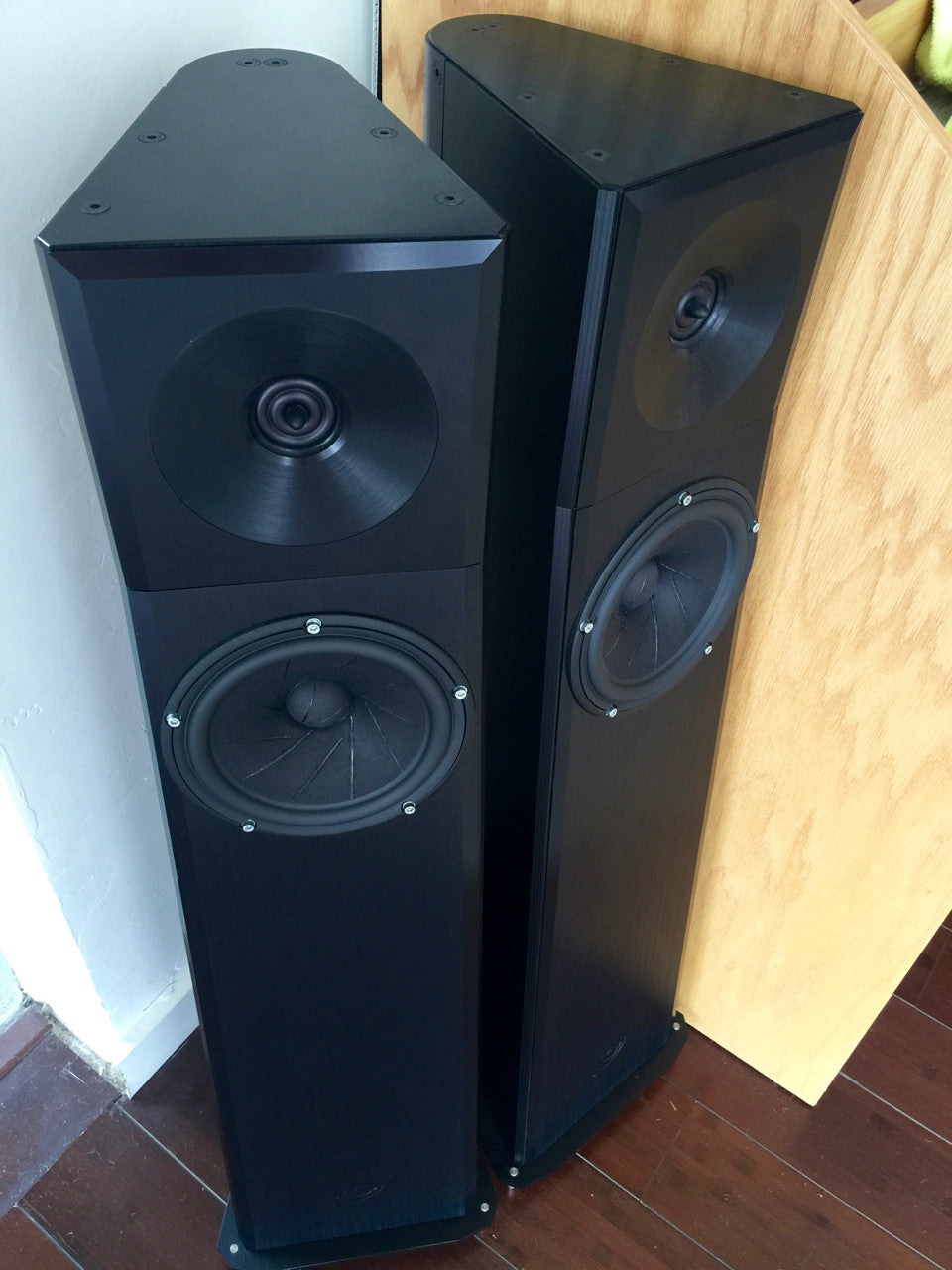 Yg Acoustics Carmel Floor Standing Speakers Previously Owned Alma Music And Audio