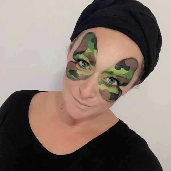 5 Photos That Prove Camo Face Paint is the Most Attractive Makeup