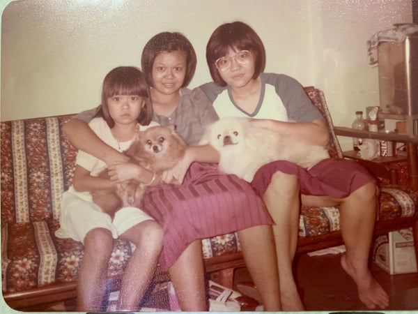 Nona Lim Childhood Photo with her sisters.