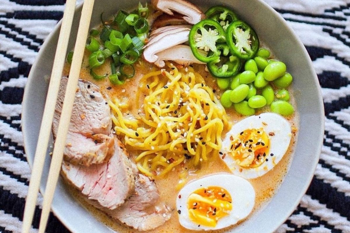 bowl of chicken ramen with toppings