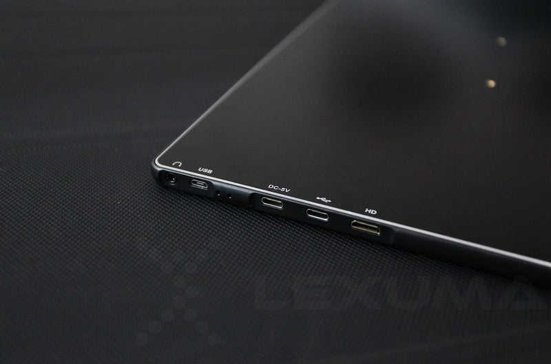 Lexuma XScreen Duo - 8000mAh Built-in Battery 15.6" Portable Monitor with 1920x1080 IPS 1080P Full HD Support Wired and Wireless Connection unboxing earphone jack