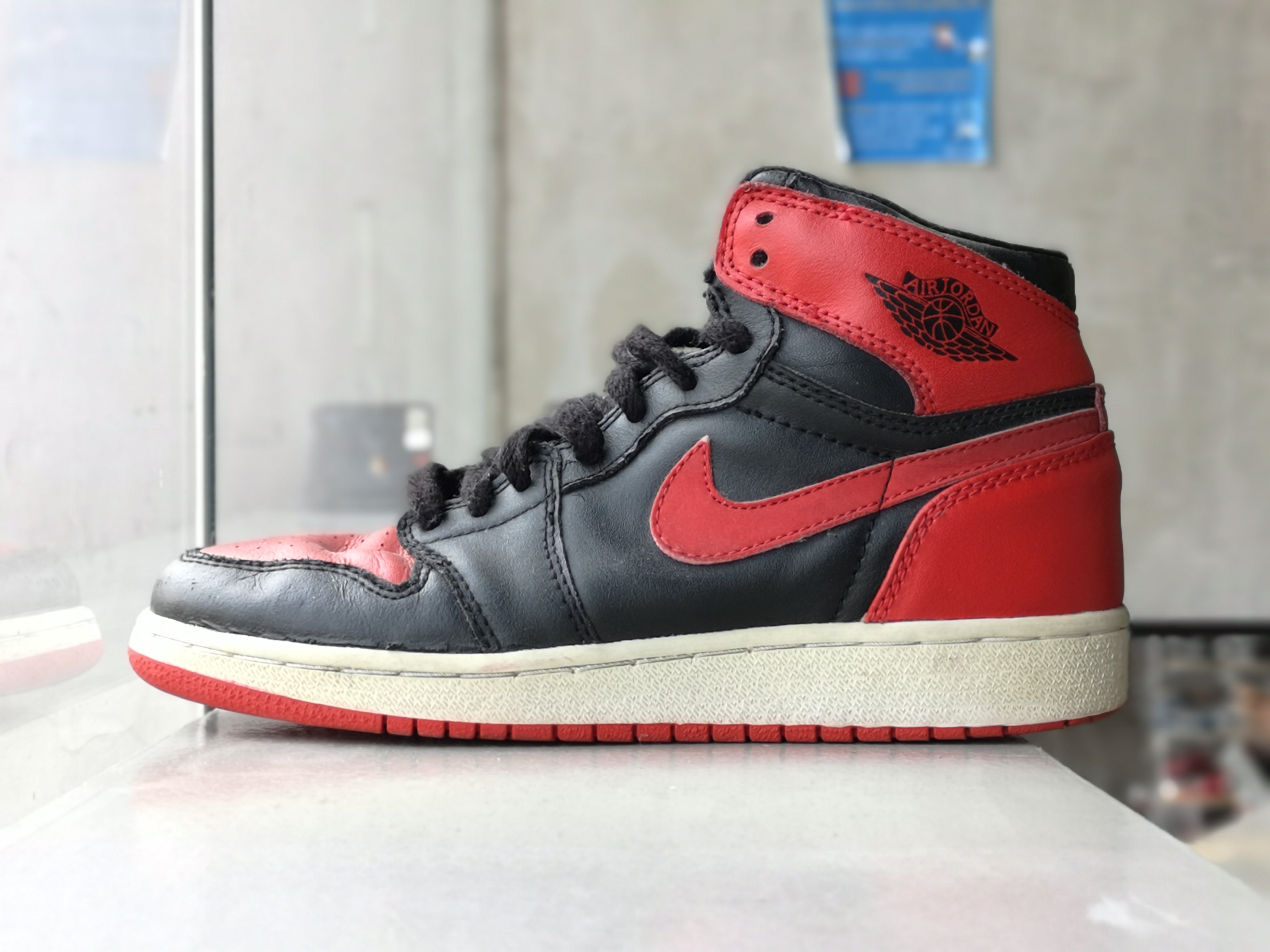 2001 jordan 1 bred