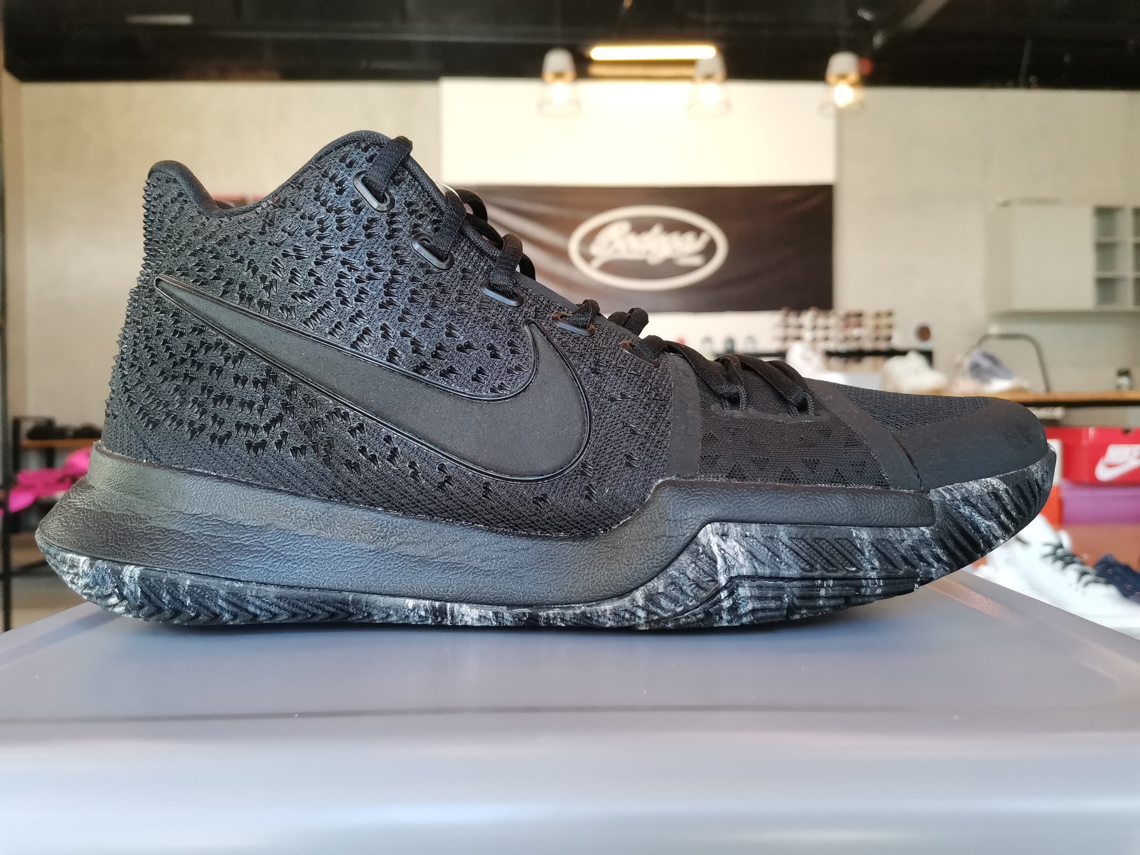 kyrie 3 black marble