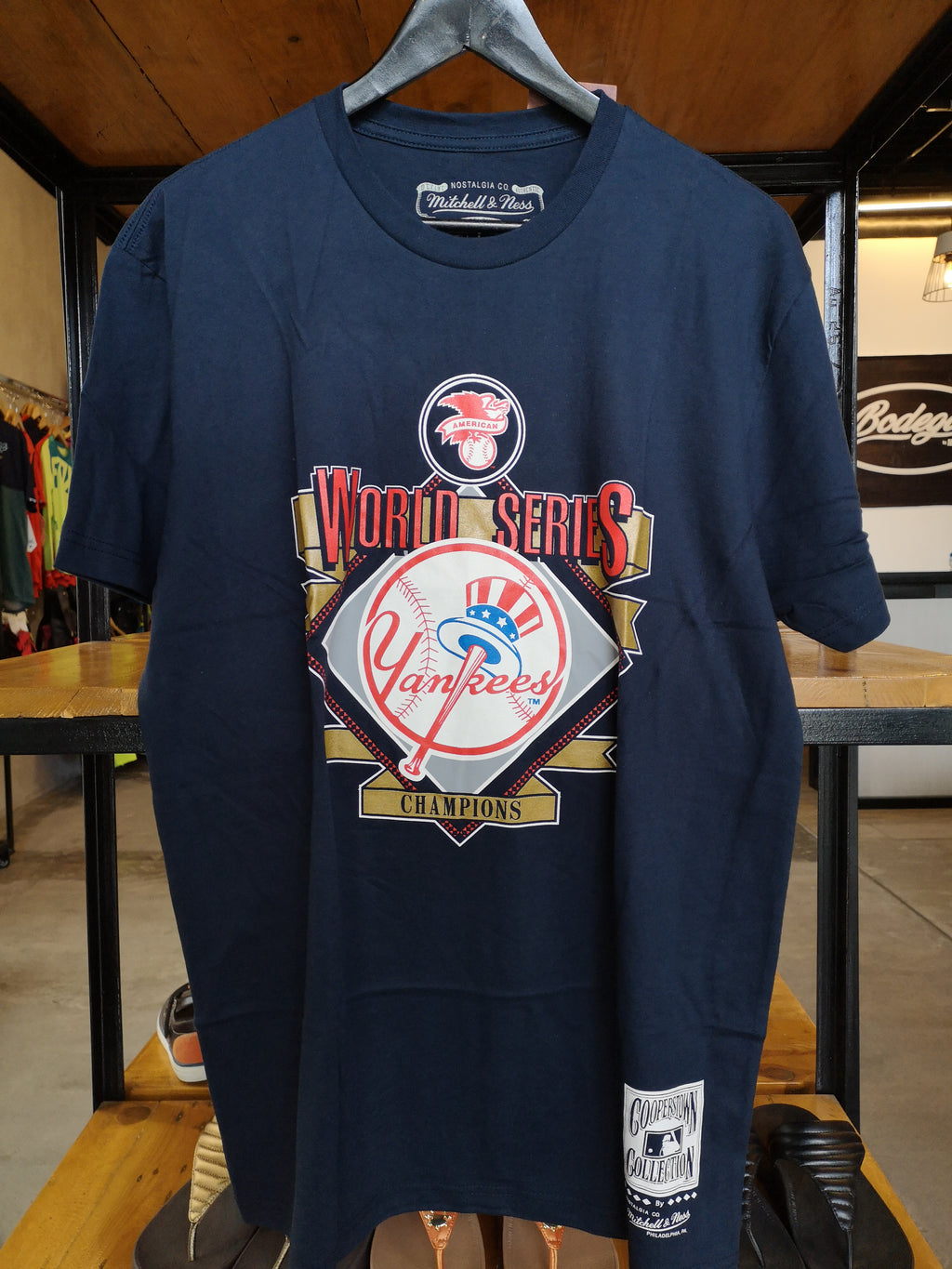 Mitchell & Ness x MLB Yankees Logo 2 Navy T-Shirt