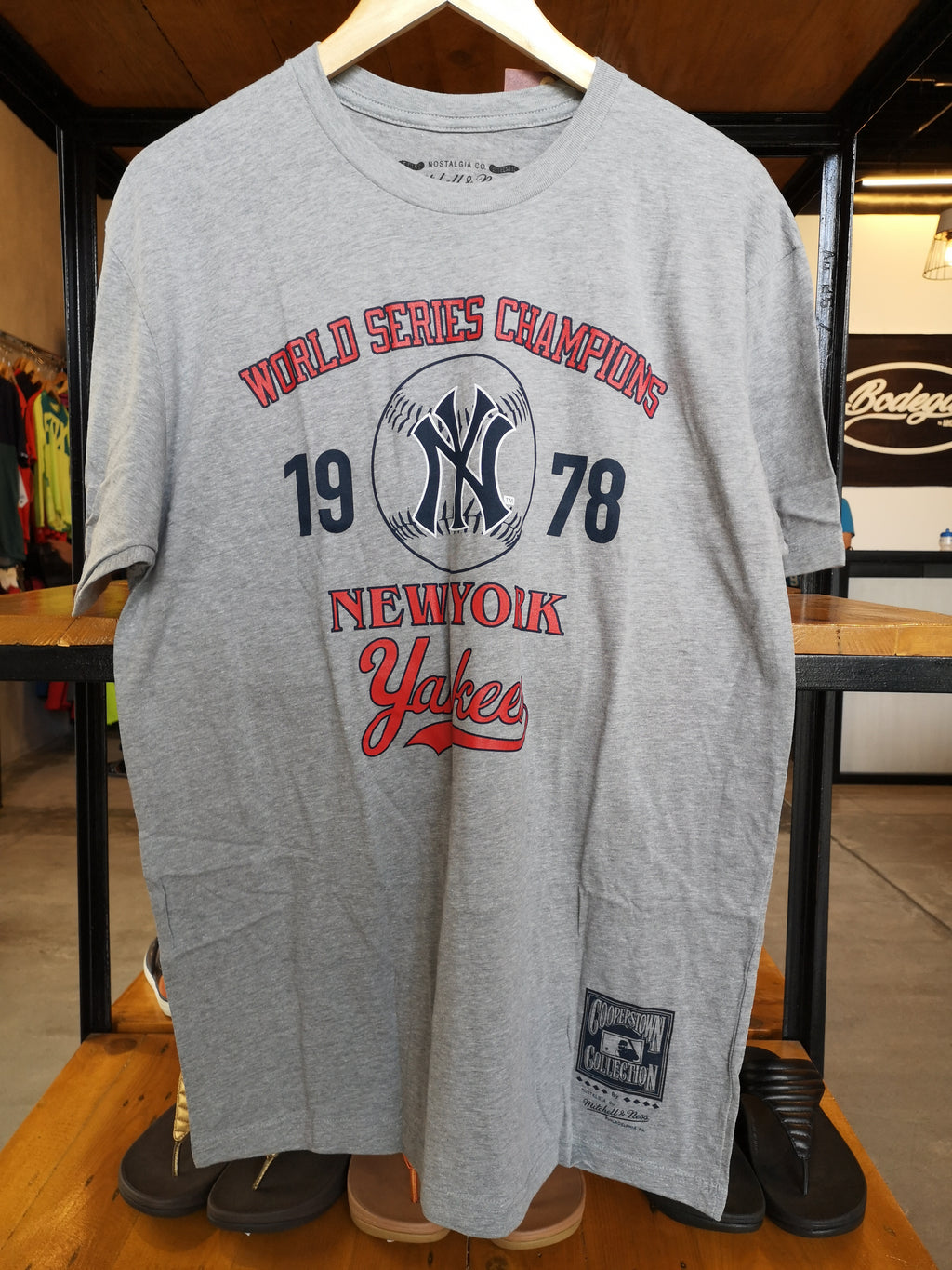 Mitchell & Ness Mens MLB New York Yankees T-Shirt ABBFGS19058-NYYNAVY99YBE  Navy