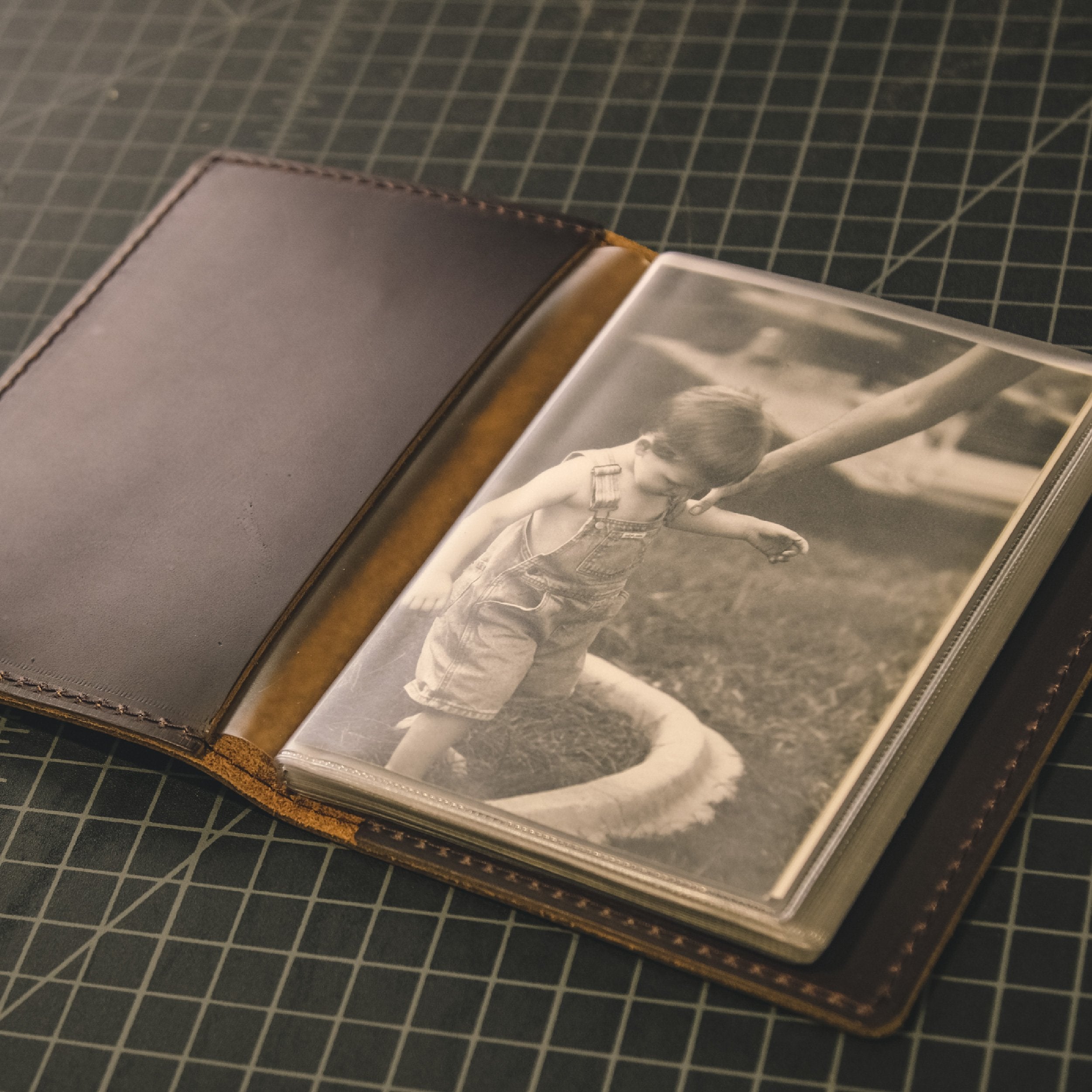 Brag Book Leather 4x6 Photo Album