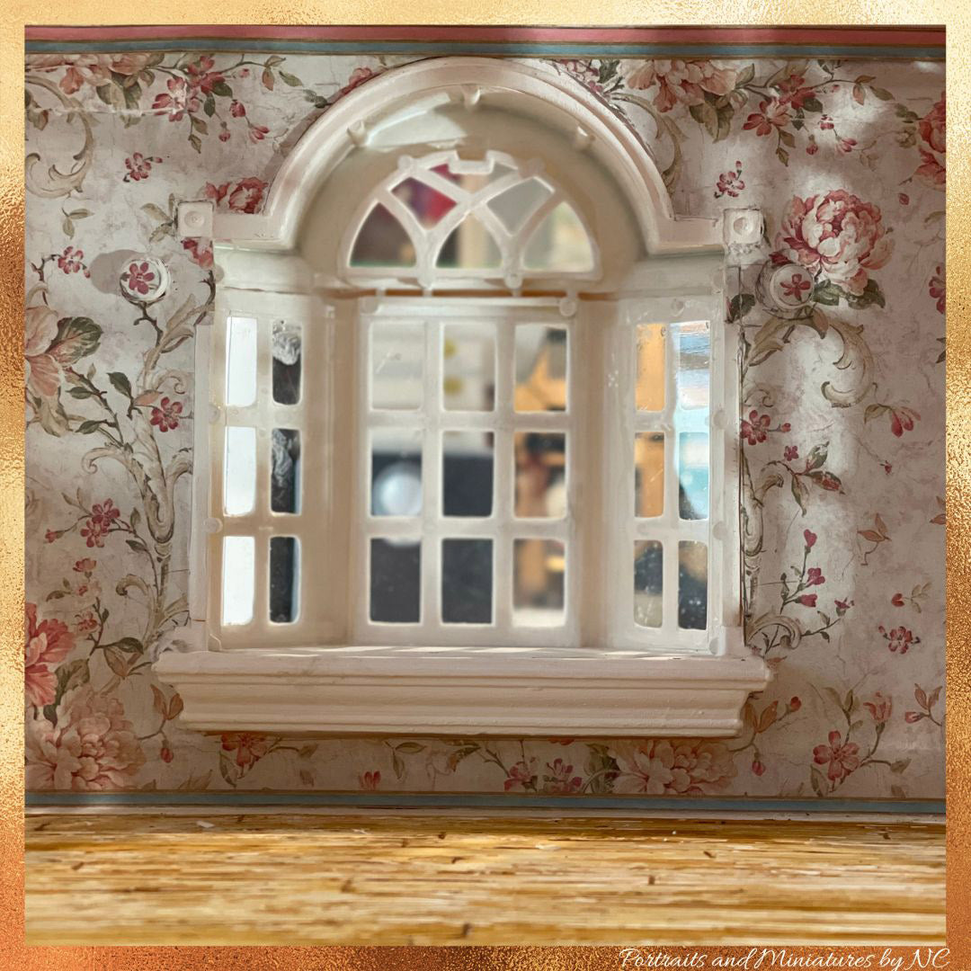 bay window in dollhouse