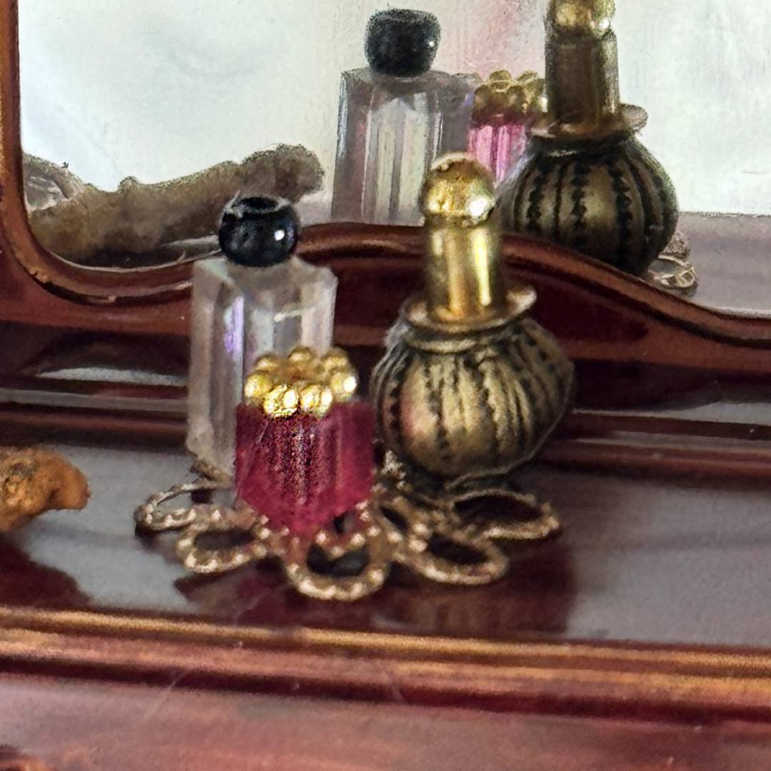 Perfume bottles made of beads