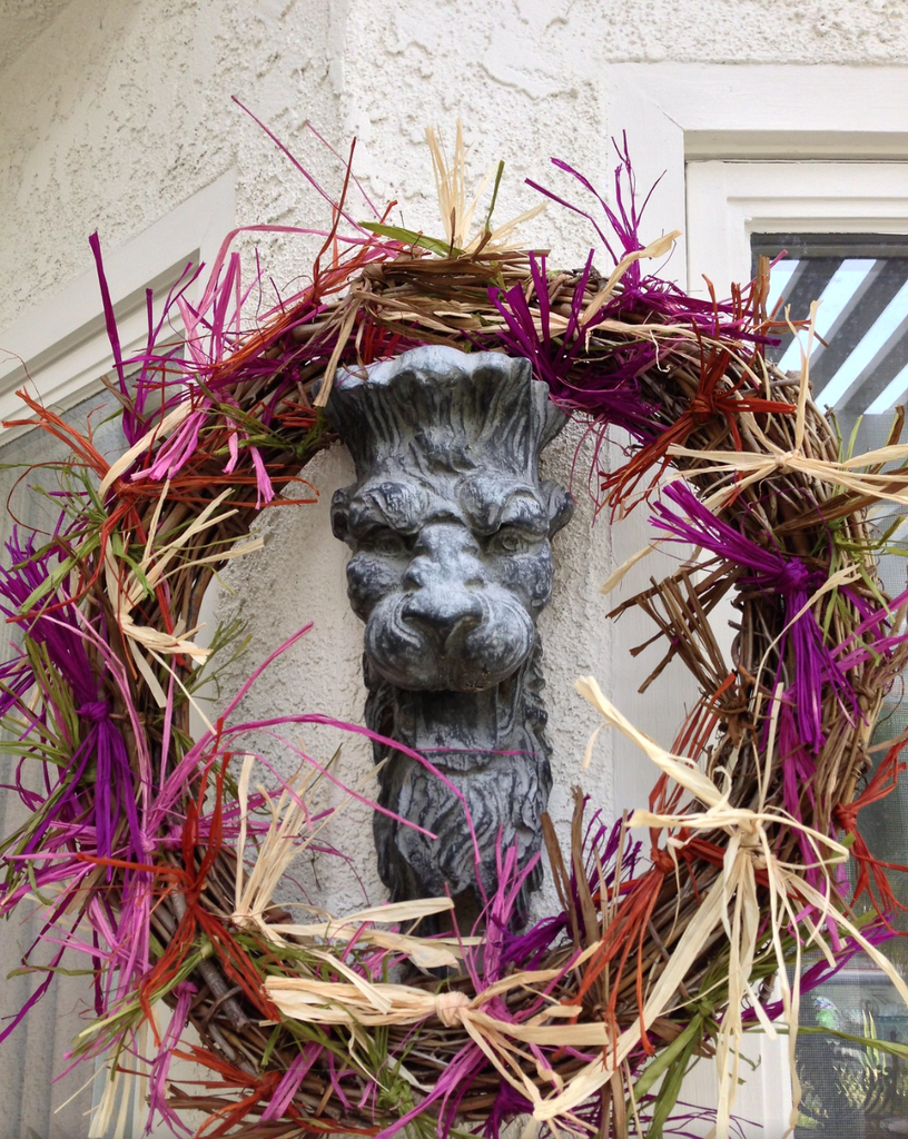 Raffia Wreath Decor