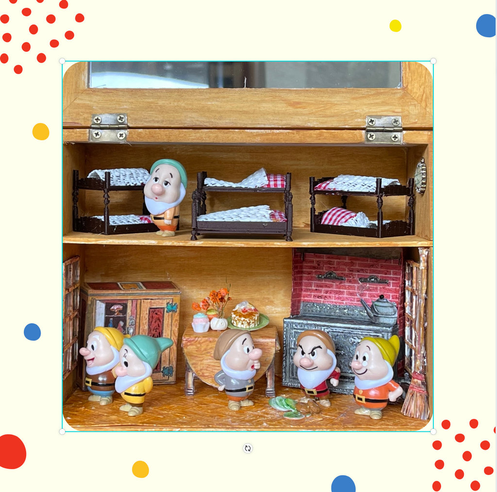 Snow White and Seven Dwarves room box