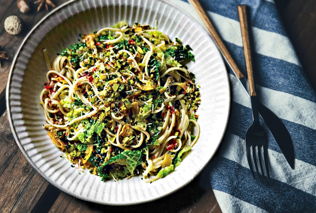 Noodles with savoy cabbage