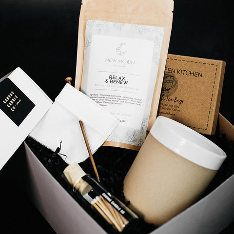 Tav Ceramic Candle and New Moon Tea gift set