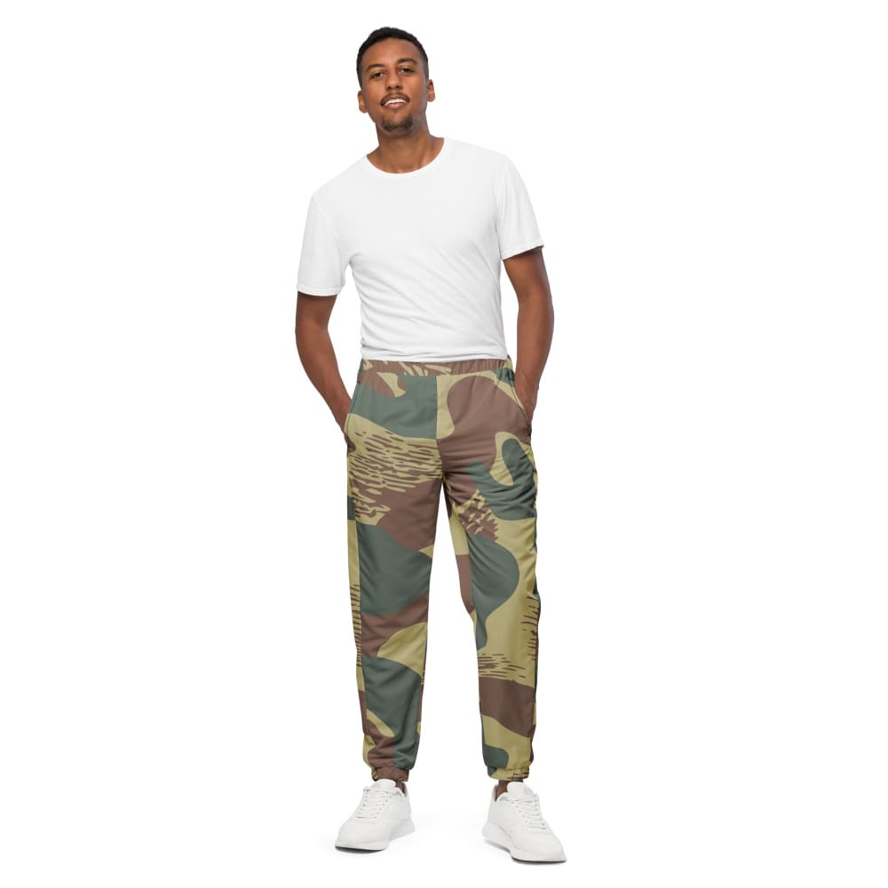 how to style camo parachute pants men｜TikTok Search