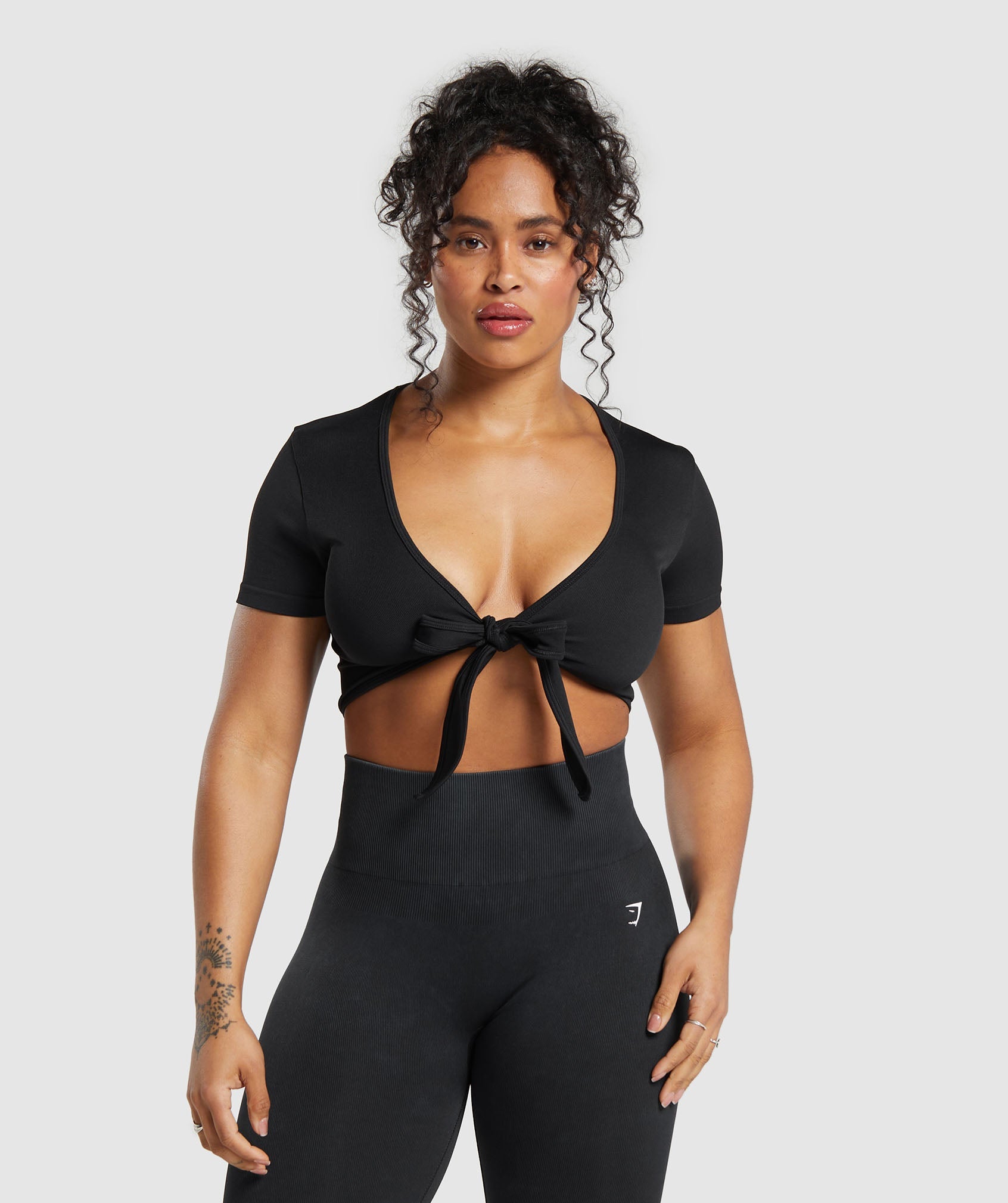 Gains Seamless Fitted Crop Top in Black