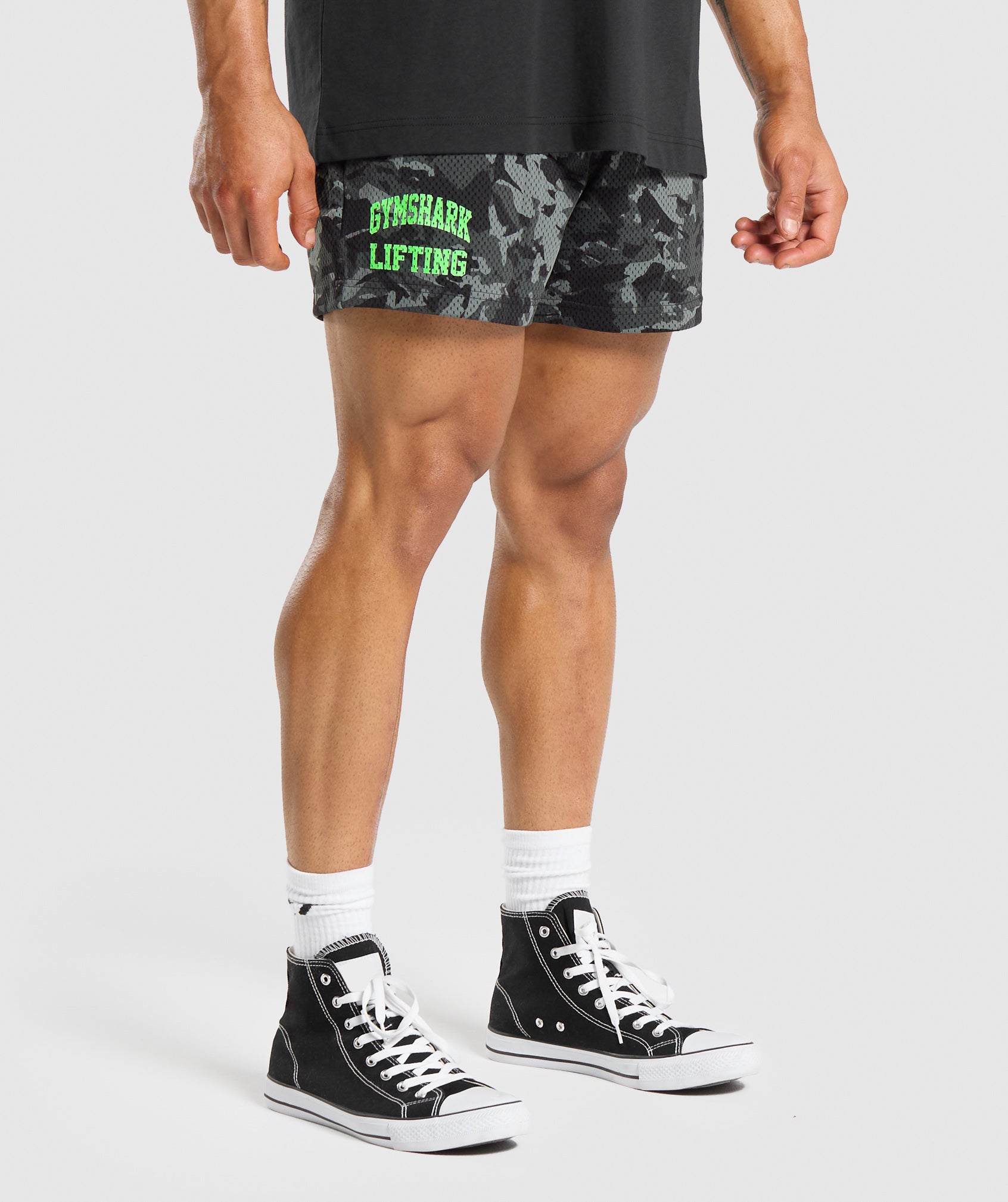 Printed Lifting Mesh 5" Shorts in Black - view 3