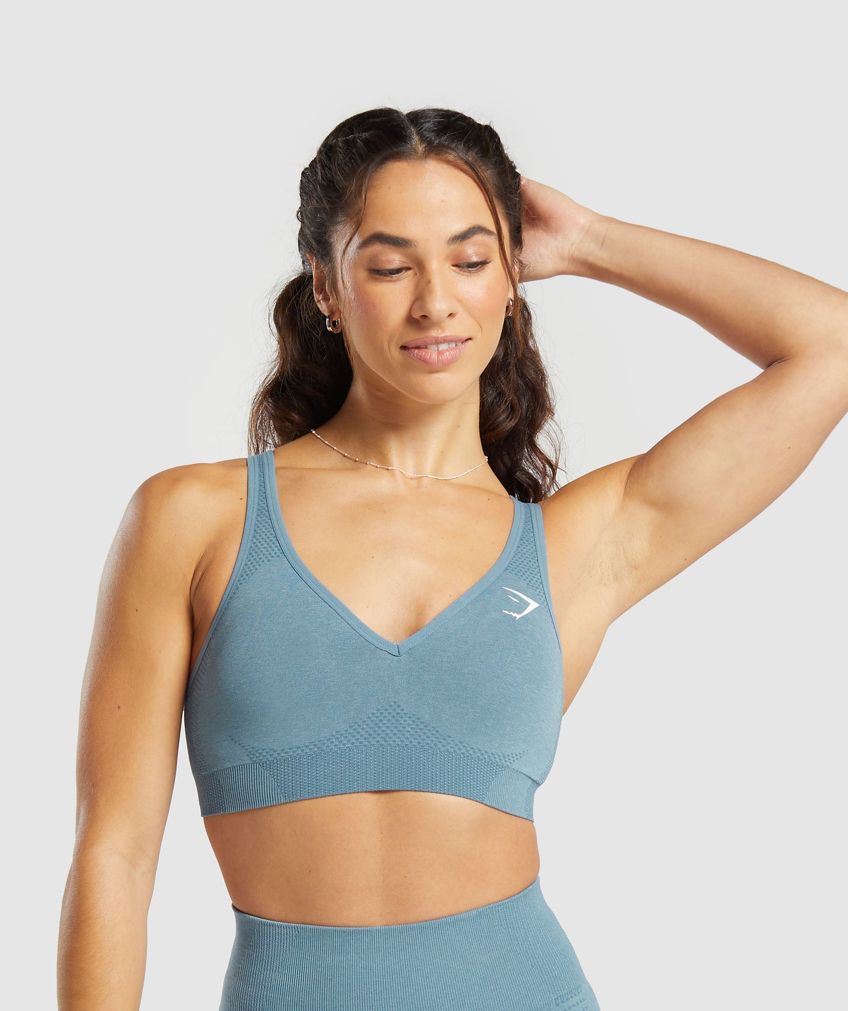 Купить Спортивный бюстгальтер Gymshark sports bra medium Light Green, цена  2 890 руб — (203816196573), США