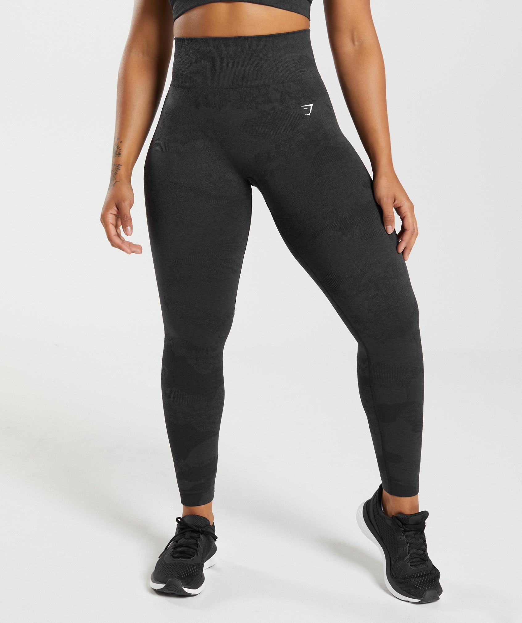 Brand new with tags Woman's GymShark Leggings size Medium, in Southampton,  Hampshire
