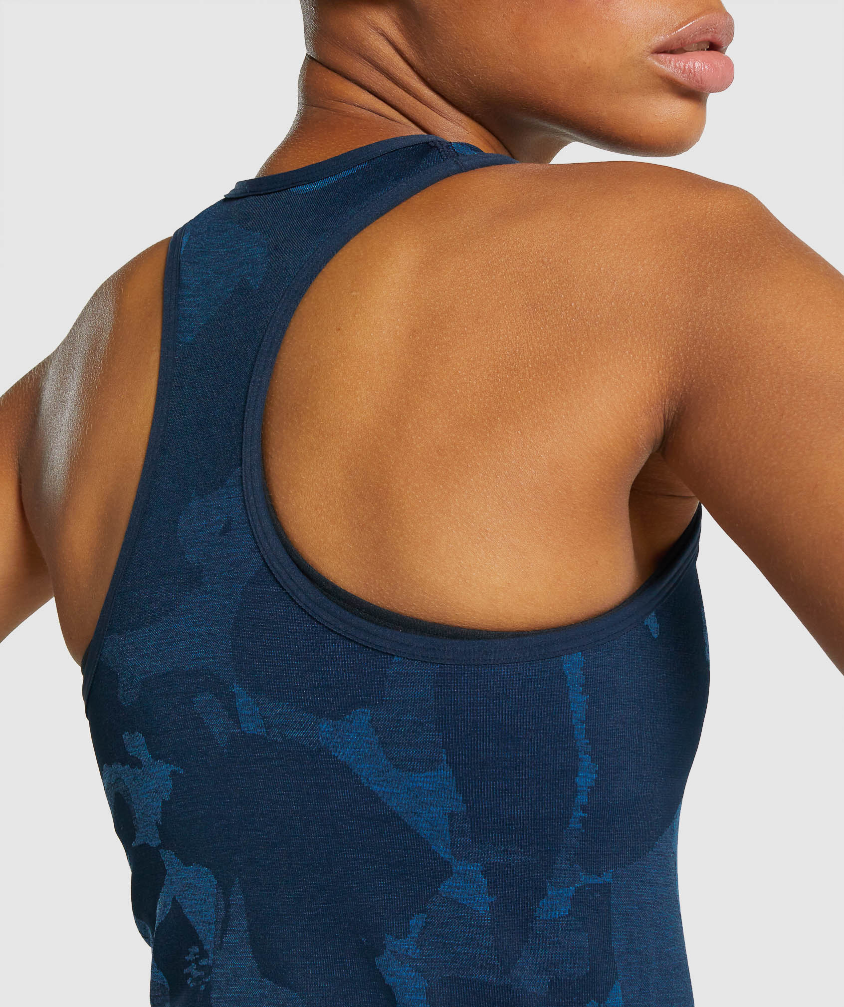 Adapt Camo Seamless Tank in Savanna | Navy