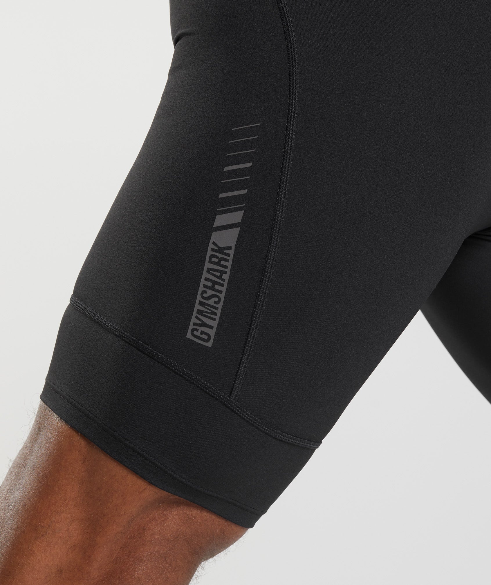 Apex Run 1/2 Tights in Black