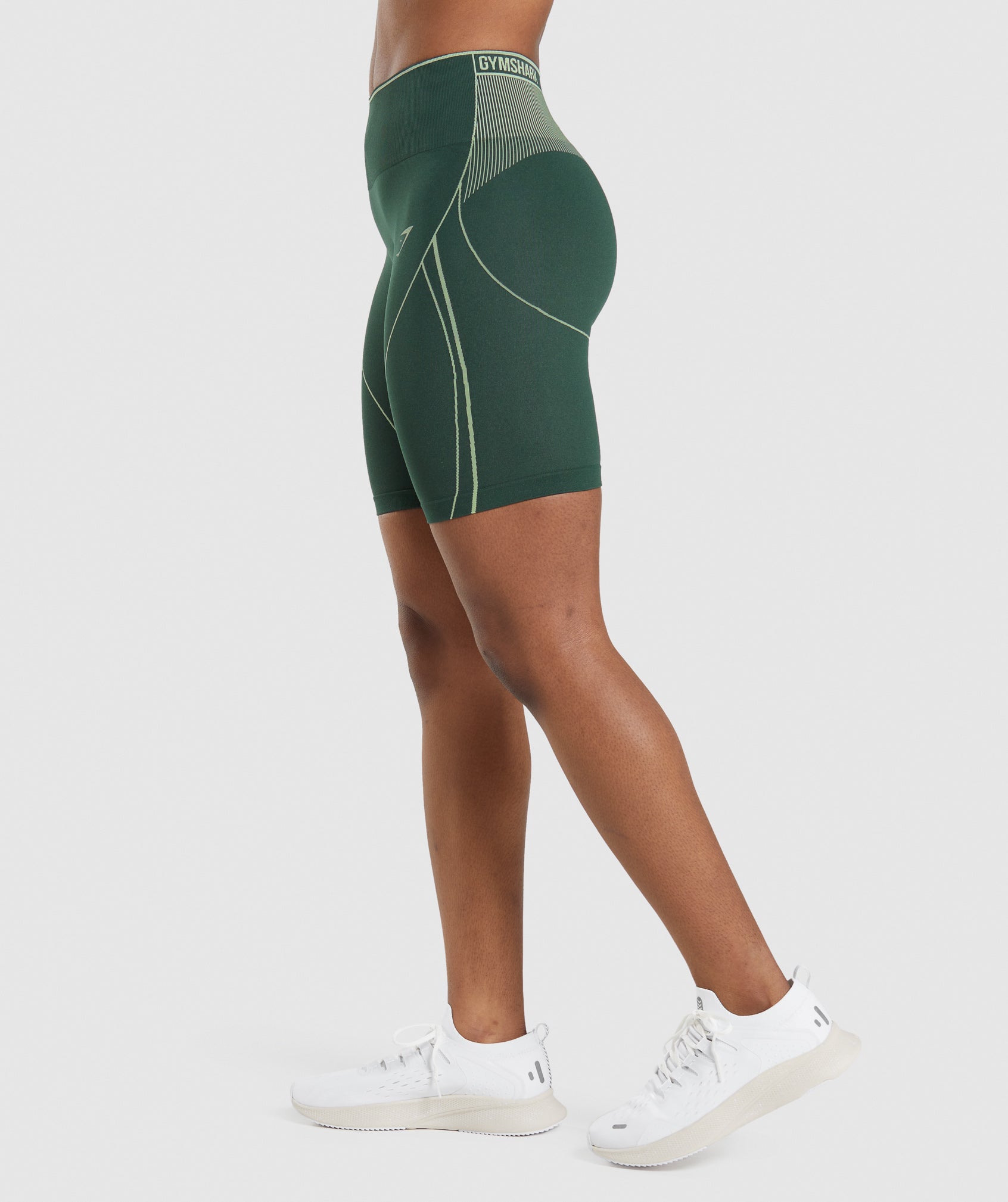 Apex Seamless High Rise Short in Obsidian Green/Cucumber Green - view 3