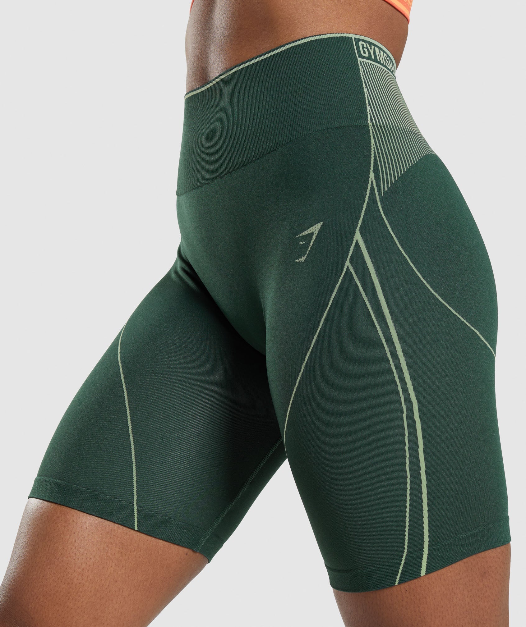 Apex Seamless High Rise Short in Obsidian Green/Cucumber Green - view 5