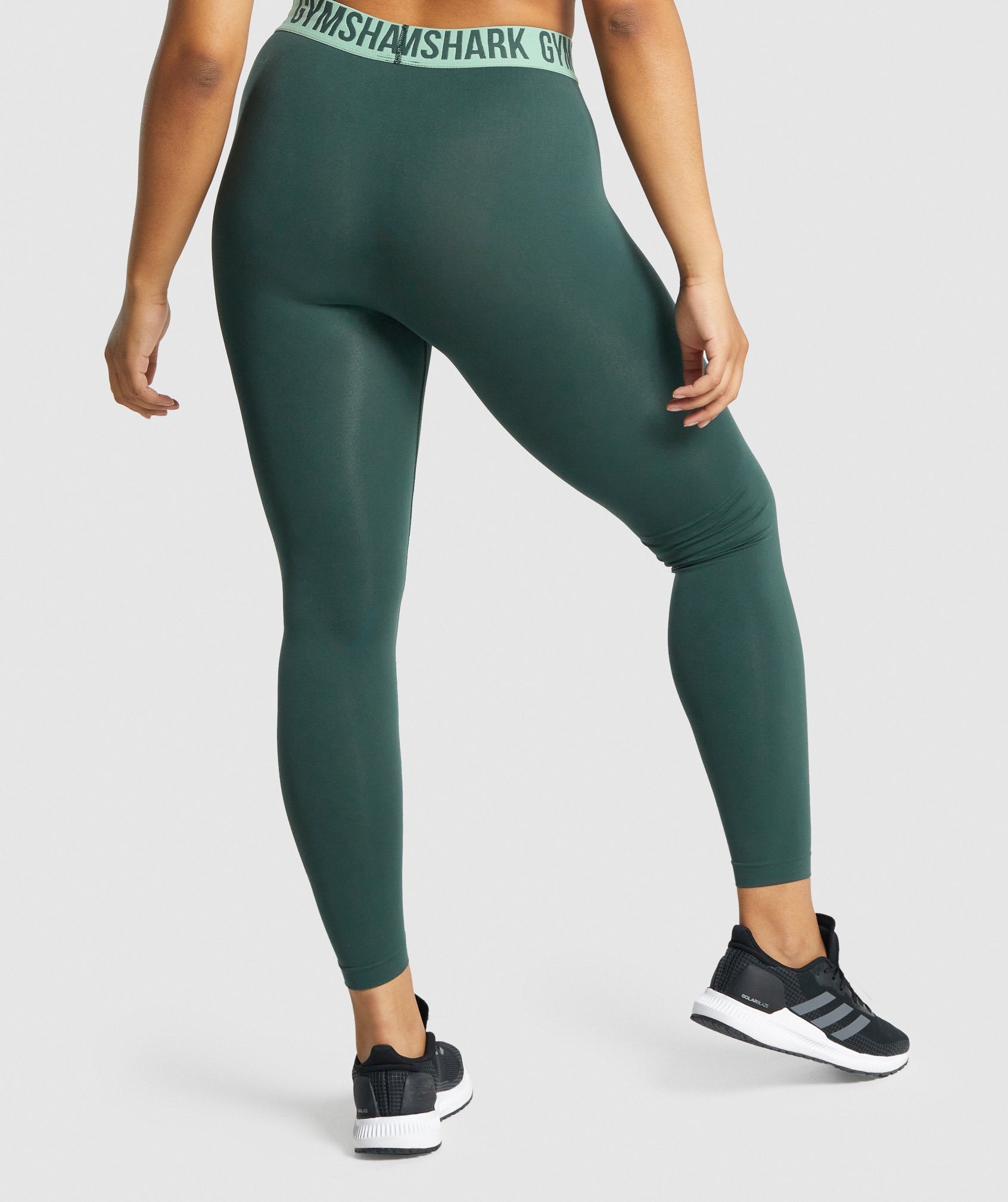 BN Gymshark Training 7/8 Leggings Dark Green S, Women's Fashion, Activewear  on Carousell