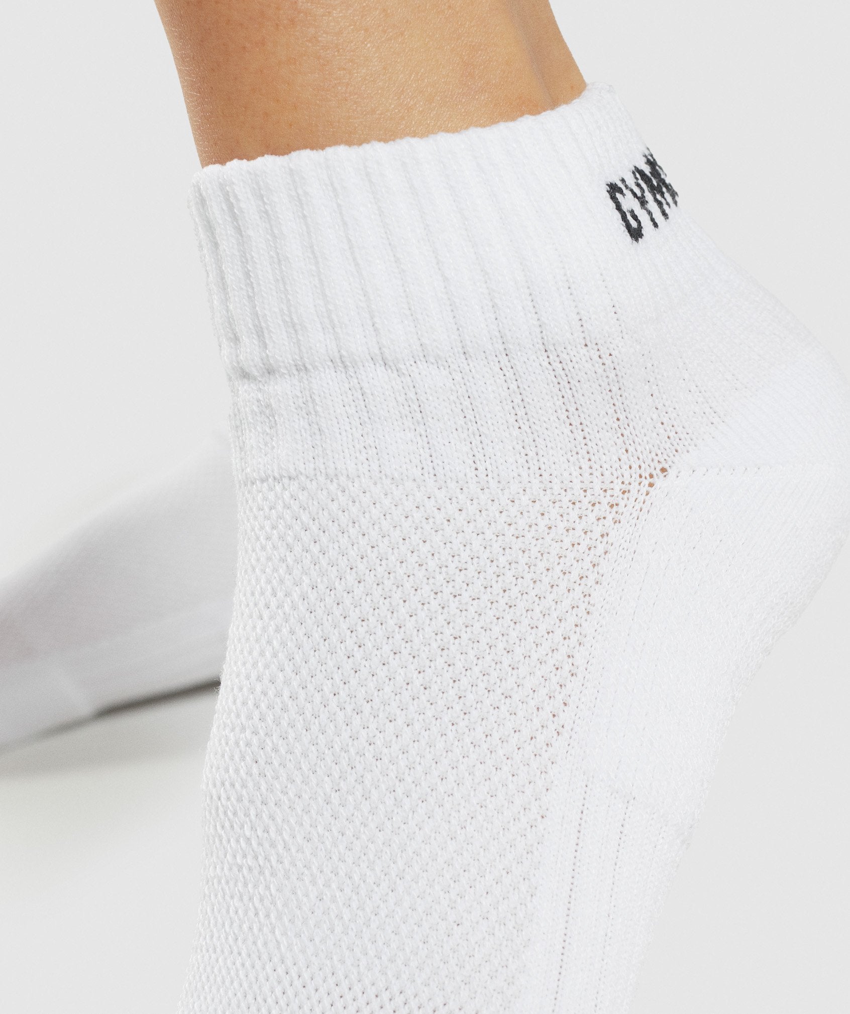 Jacquard Quarter Socks 3pk in White - view 6